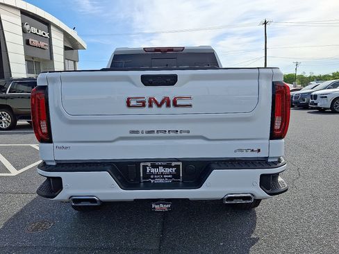 Used 2025 GMC Sierra 1500 AT4 w/ Technology Package AWD/4WD image 5