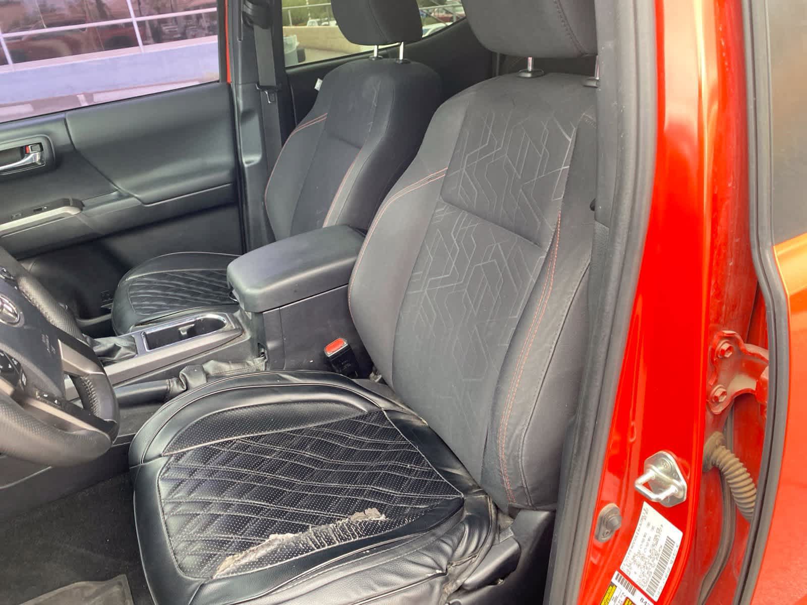 Used 2017 Toyota Tacoma TRD Off-Road w/ Tow Package (A/T) AWD/4WD image 11