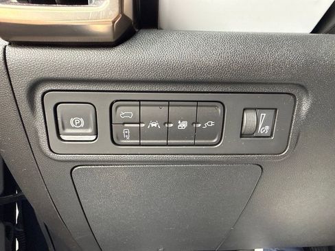 Used 2025 GMC Hummer EV 3X AWD/4WD image 46
