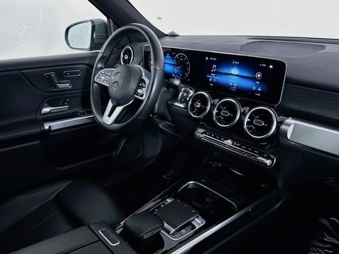 Used 2020 Mercedes-Benz GLB 250 4MATIC image 16