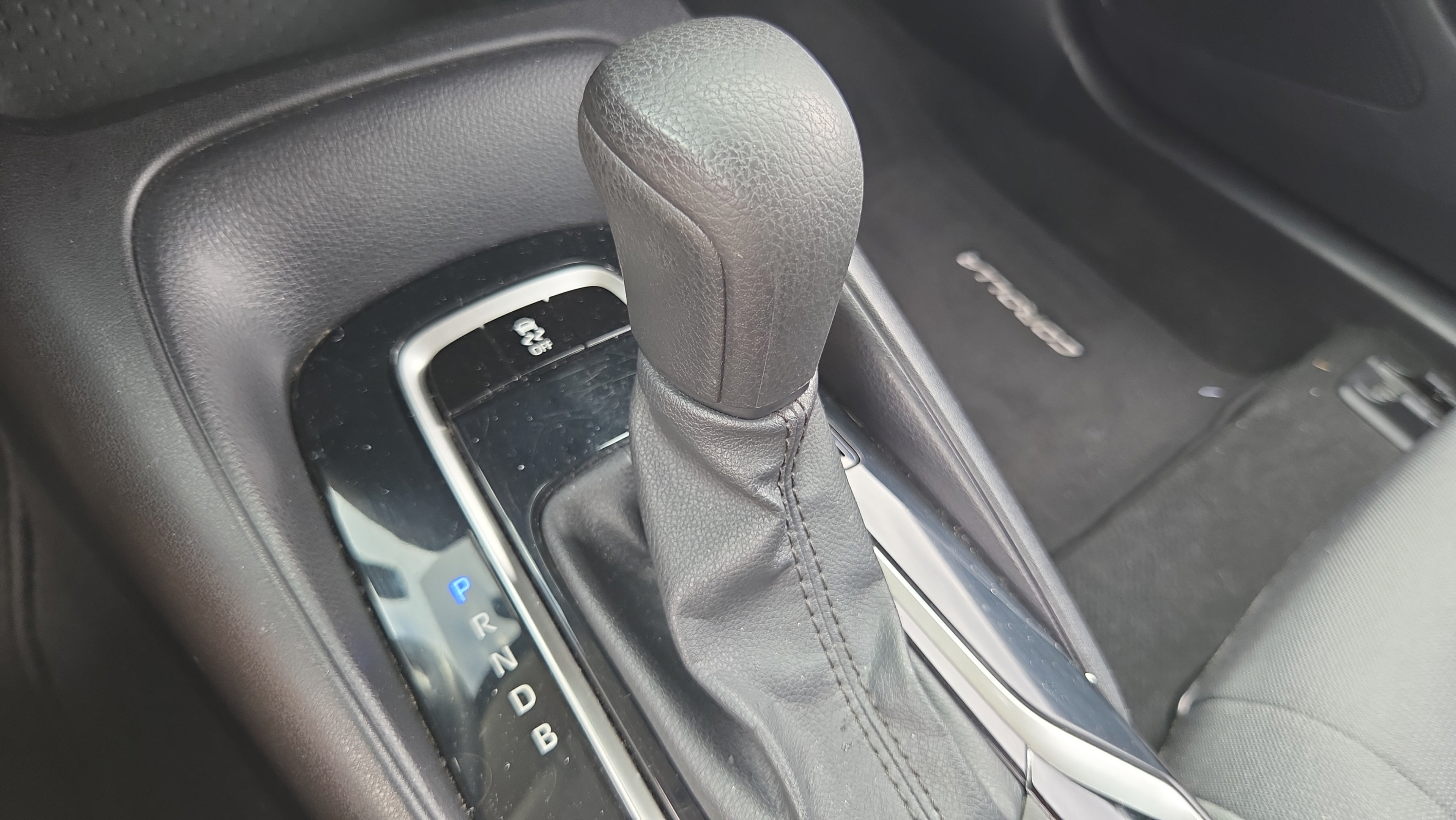 Used 2022 Toyota Corolla LE FWD image 33
