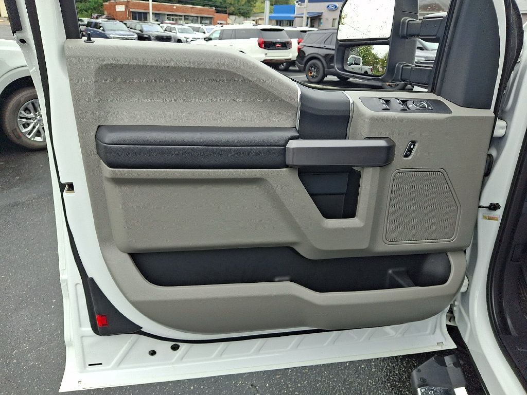 Used 2022 Ford F250 XLT AWD/4WD image 12
