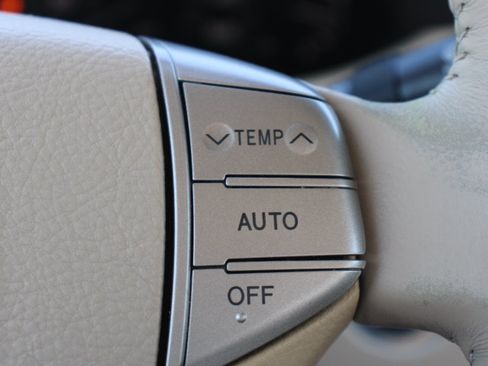 Used 2007 Toyota Avalon Limited FWD image 25