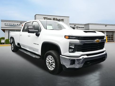 Used 2025 Chevrolet Silverado 2500 LT w/ Convenience Package AWD/4WD image 7