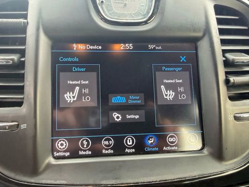 Used 2018 Chrysler 300 S image 28