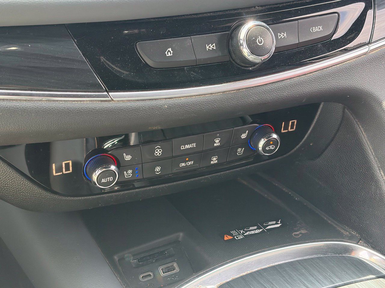 Used 2022 Buick Enclave Premium FWD image 9