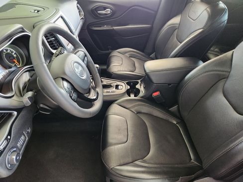 Used 2023 Jeep Cherokee Altitude Lux image 14