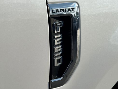 Certified 2019 Ford F250 Lariat w/ Lariat Value Package image 8