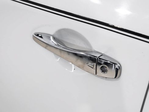 Used 2017 Nissan Pathfinder SL FWD image 49