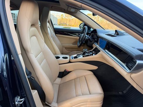 Used 2018 Porsche Panamera 4S image 34