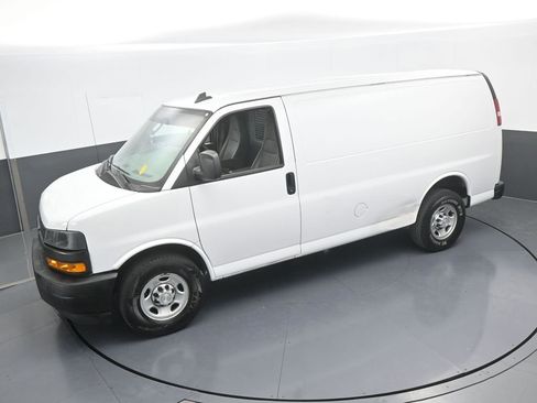 Used 2019 Chevrolet Express 2500 image 37