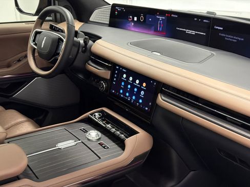 New 2025 Lincoln Navigator Black Label AWD/4WD image 13