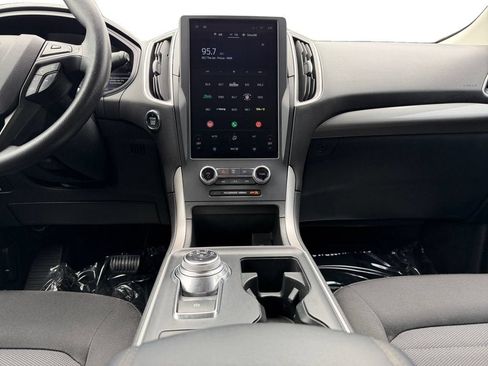 Used 2024 Ford Edge SE w/ Black Appearance Package AWD/4WD image 12