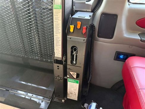 Used 2018 GMC Savana 2500 w/ Enhanced Convenience Package RWD image 28