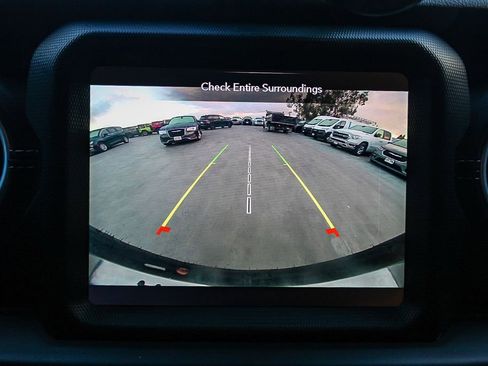 Used 2021 Jeep Wrangler Unlimited Sahara image 24