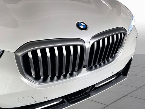 Certified 2025 BMW X5 sDrive40i w/ Climate Comfort Package RWD image 29