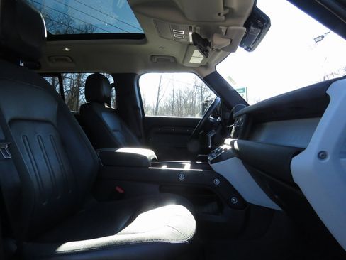 Used 2020 Land Rover Defender 110 S image 13