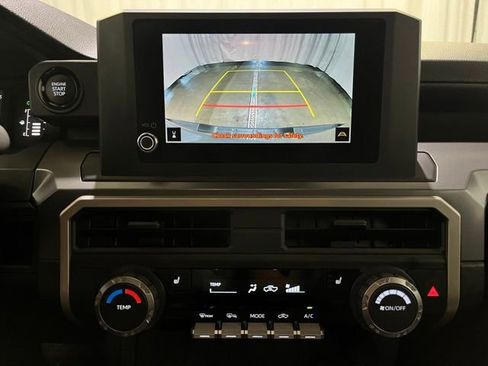 Certified 2024 Toyota Tacoma SR5 AWD/4WD image 18