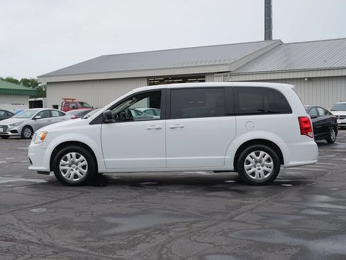 Used 2018 Dodge Grand Caravan SE w/ UConnect Hands-Free Group FWD image 6