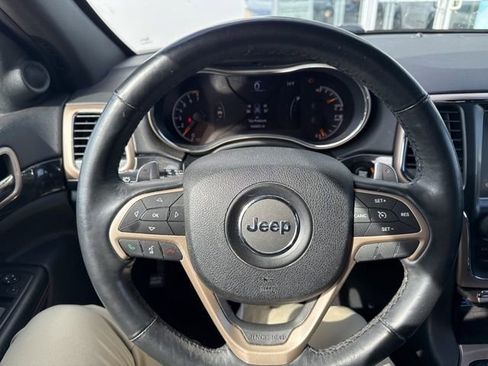 Used 2016 Jeep Grand Cherokee Laredo 75th Anniversary image 11