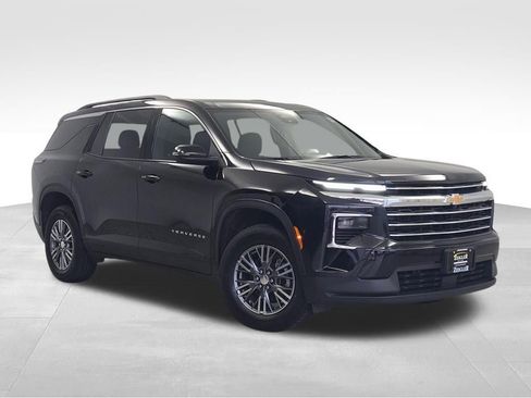 Used 2024 Chevrolet Traverse LT AWD/4WD image 1