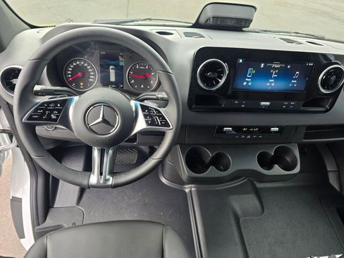 New 2026 Mercedes-Benz Sprinter 2500 image 27