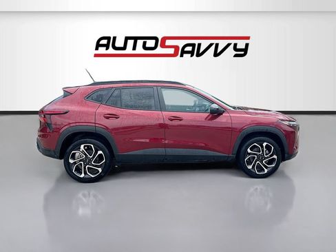 Used 2024 Chevrolet Trax RS FWD image 8