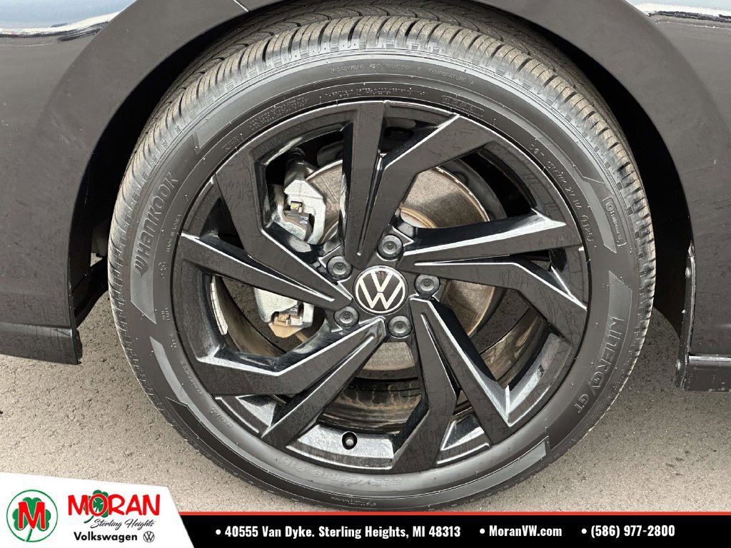 Certified 2026 Volkswagen Jetta SE w/ Black Wheel Package FWD image 8