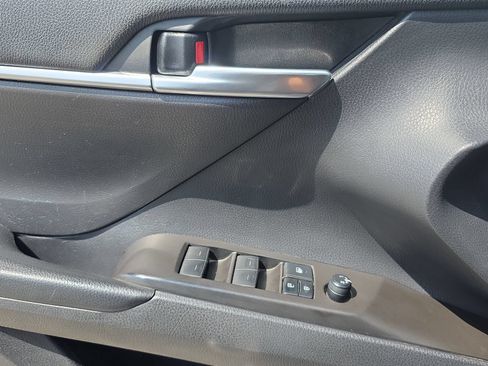 Used 2021 Toyota Camry SE FWD image 24