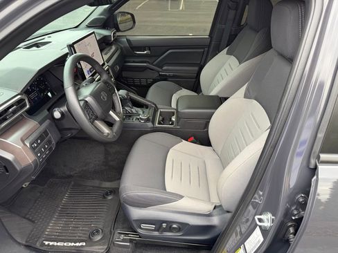 Used 2024 Toyota Tacoma TRD Sport image 13