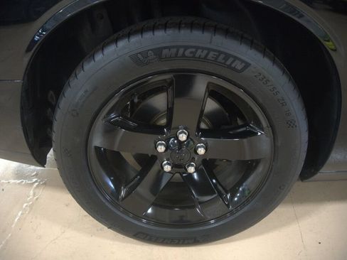 Used 2009 Dodge Challenger R/T RWD image 10