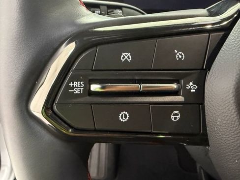 Used 2025 Chevrolet Traverse RS w/ LPO, Floor Liner Package FWD image 10