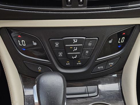 Used 2019 Buick Envision Preferred FWD image 14