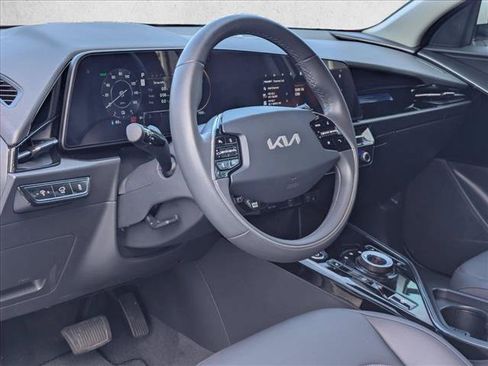 Used 2025 Kia Niro Wind FWD image 10