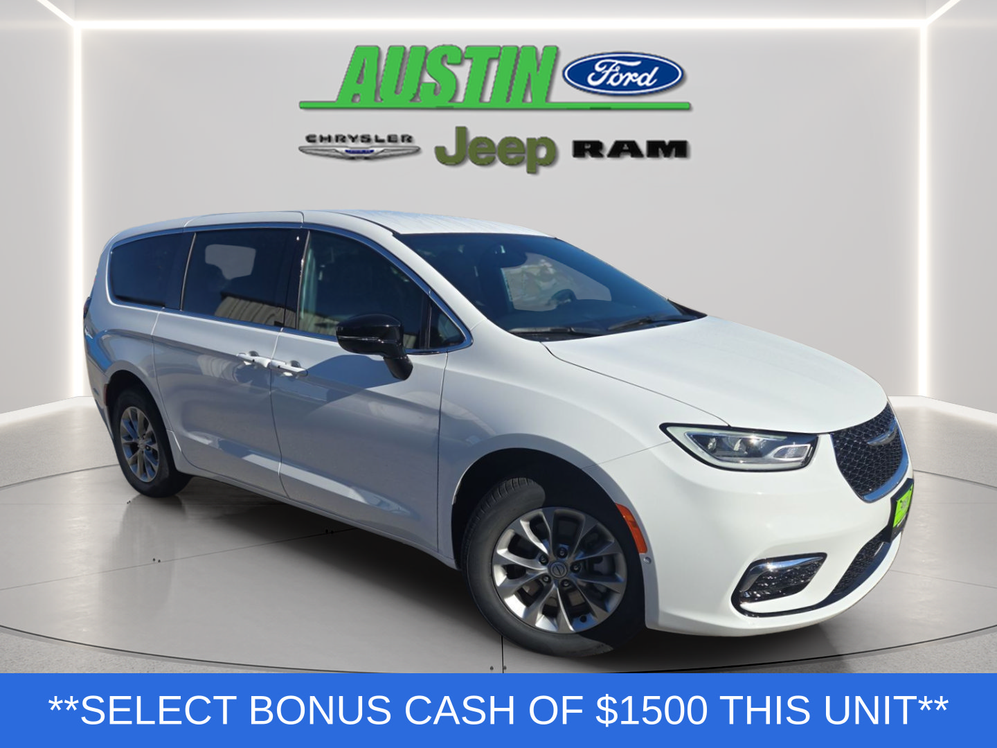 New 2026 Chrysler Pacifica Select AWD/4WD image 7