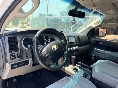 Used 2012 Toyota Tundra 4x4 CrewMax w/ SR5 Pkg image 10
