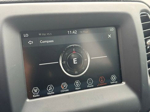 Used 2019 Jeep Compass Latitude w/ Popular Equipment Group FWD image 15