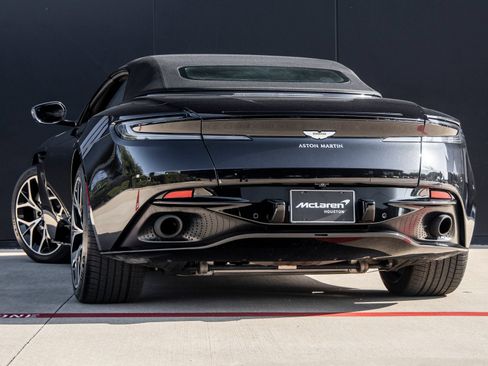 Used 2019 Aston Martin DB11 Volante RWD image 6