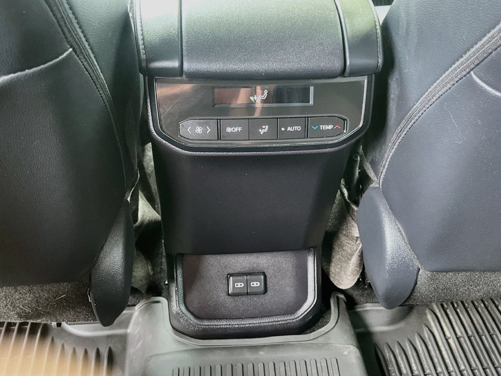 Used 2025 Toyota Highlander XLE AWD/4WD image 26