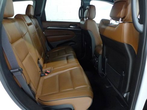 Used 2021 Jeep Grand Cherokee Overland AWD/4WD image 60