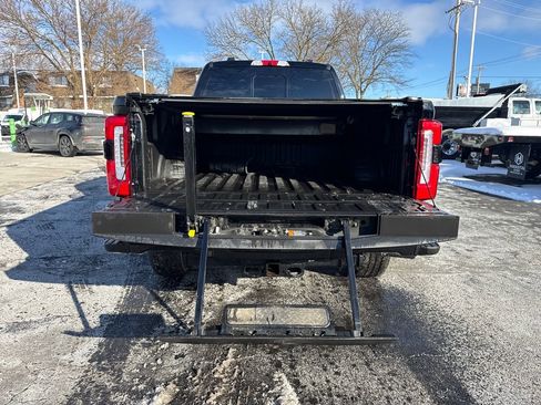 Used 2025 Ford F350 Platinum w/ Platinum Plus Package image 12
