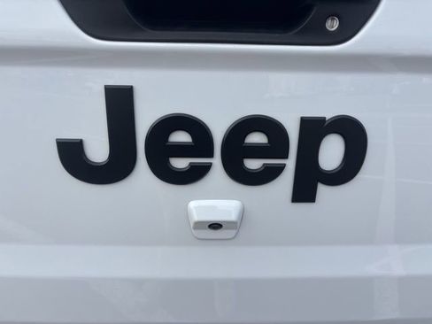 Used 2022 Jeep Gladiator Sport image 47