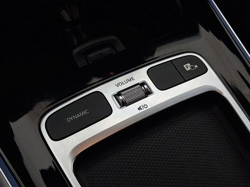 Used 2024 Mercedes-Benz GLB 250 4MATIC image 21