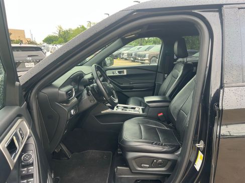 Used 2020 Ford Explorer Limited image 26
