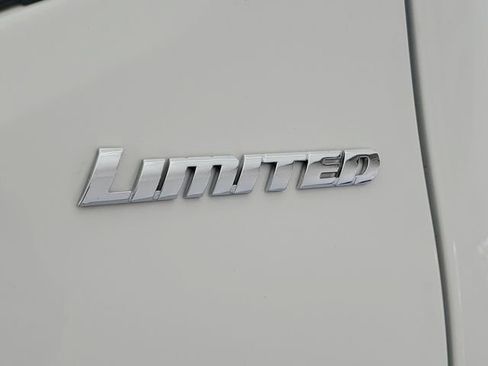 Used 2019 Toyota Tacoma Limited RWD image 10