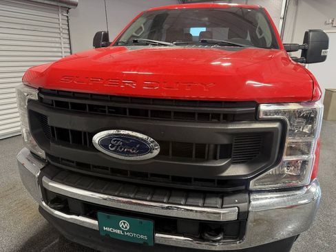 Used 2022 Ford F250 XL w/ Power Equipment Group AWD/4WD image 4