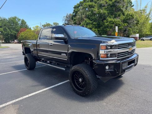 Used 2015 Chevrolet Silverado 2500 High Country w/ Duramax Plus Package image 8