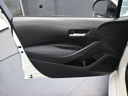 Used 2021 Toyota Corolla LE FWD image 12