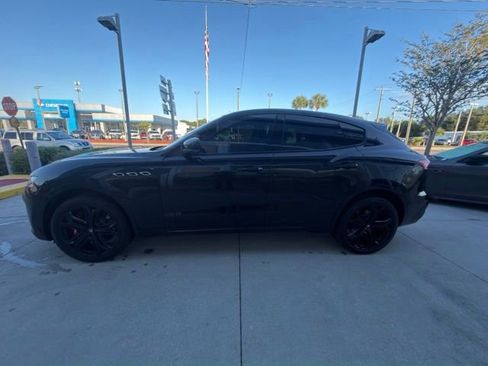 Used 2022 Maserati Levante Modena AWD/4WD image 16