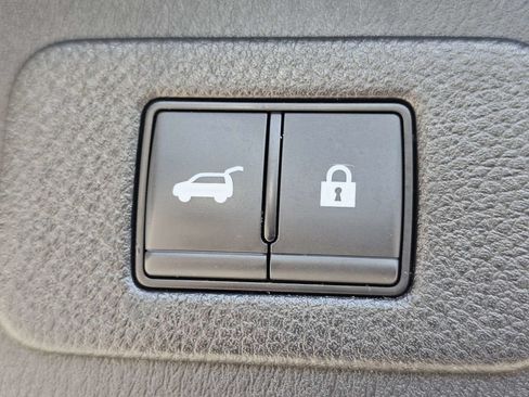 Used 2023 Nissan Armada SL w/ Captain's Chairs Package RWD image 14